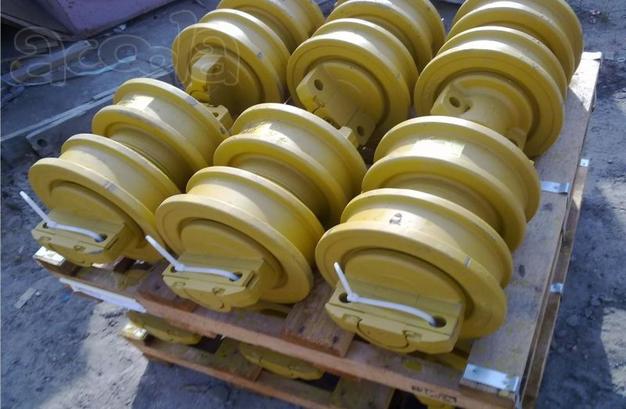 Продам Каток опорный двубортный Komatsu D65